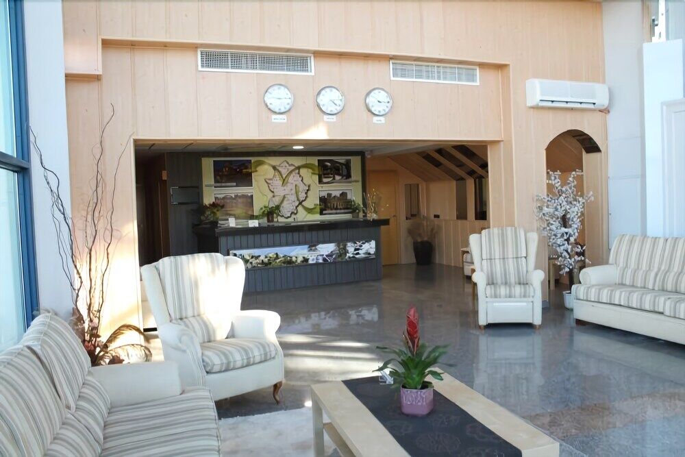 Hotel Los Barruecos By Croma Malpartida de Cáceres Exterior foto